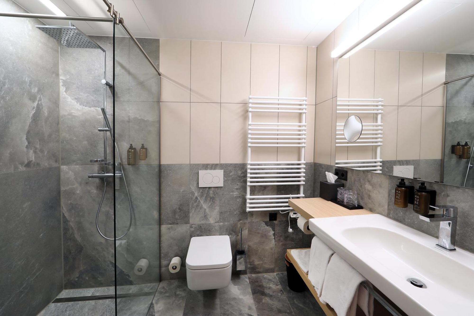 Hotel Steiermarkhof Graz - Aus Holz Gebaut, Von Huegeln Gekuesst Extérieur photo